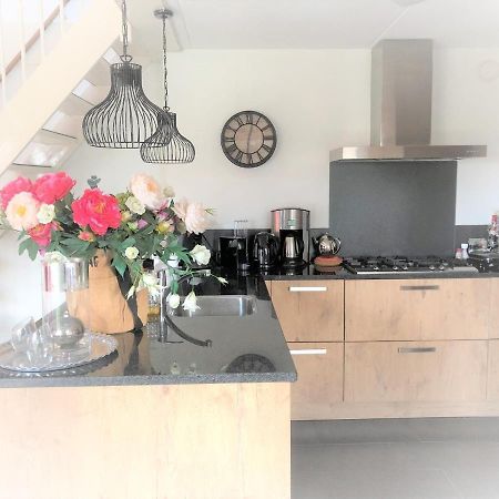 Charming Holiday Home By The Beach With Sauna Bubble Bath And Sunbed Julianadorp Eksteriør billede